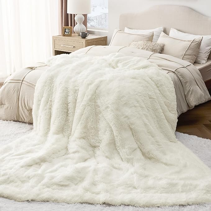 Bedsure GentleSoft Fluffy Cream Blankets Queen Size for Bed, Thick Sherpa Faux Fur Fleece Fuzzy Plush Winter Warm Heavy Soft Full Queen Blankets, Bedroom Decor Cream Gifts Cozy Gifts for Women, 90x90