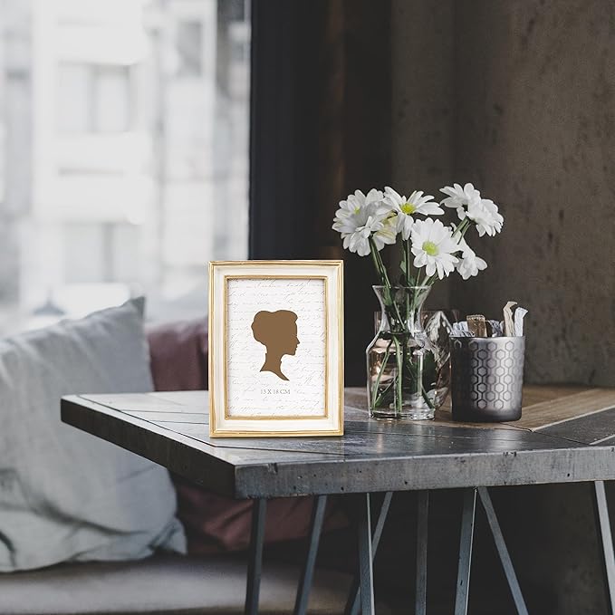 AELS 5x7 Inch Vintage Picture Frame, Elegant Antique Photo Frames with Glass Front, Photo Display, Tabletop Wall Hanging, Gift Ideas, Off-white with Gold Trim