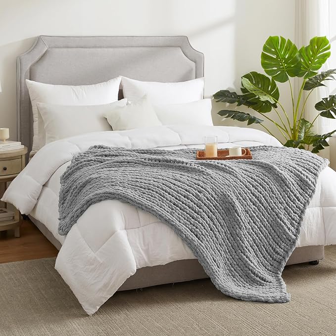 Amélie Home Chunky Knit Throw Blanket for Couch, Soft Chenille Crochet Blanket for Children, 40"x50", Light Grey