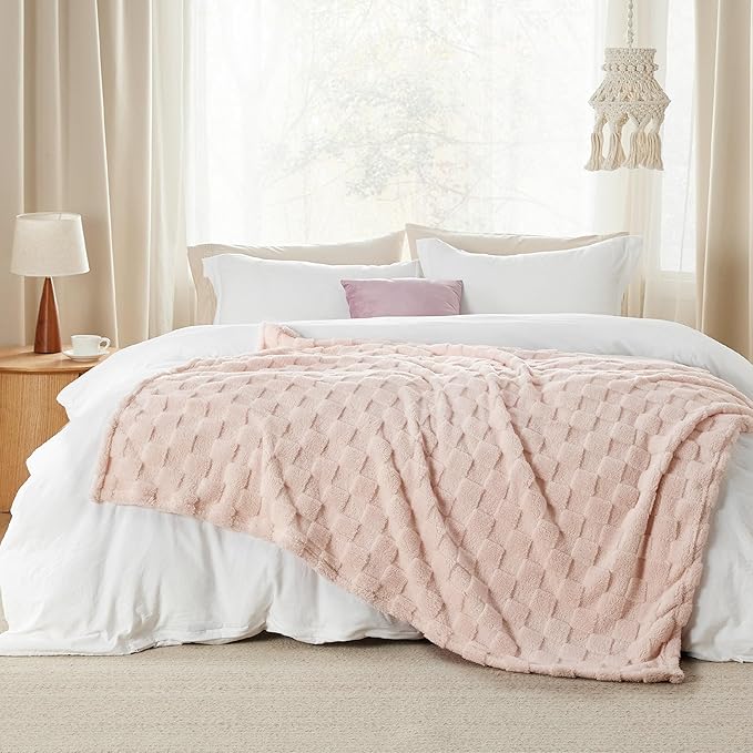 Bedsure GentleSoft Light Pink Twin XL Blanket for Bed - Super Soft Cozy Fleece Blankets for Women, Cute Throws for Girls, Dorm Room Essentials for Girls Teens Back to School, 66x90 Inches