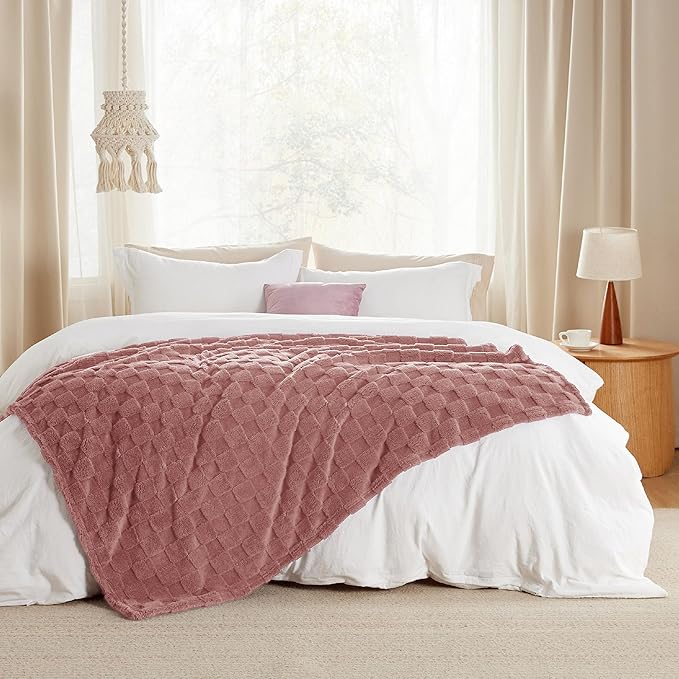 Bedsure GentleSoft Dusty Pink Throw Blanket for Couch - Checkered Fleece Blankets Gifts for Women Men Girls, Cute Soft Cozy Throw for Bedroom Home Decor Gifts, 50x60 Inches