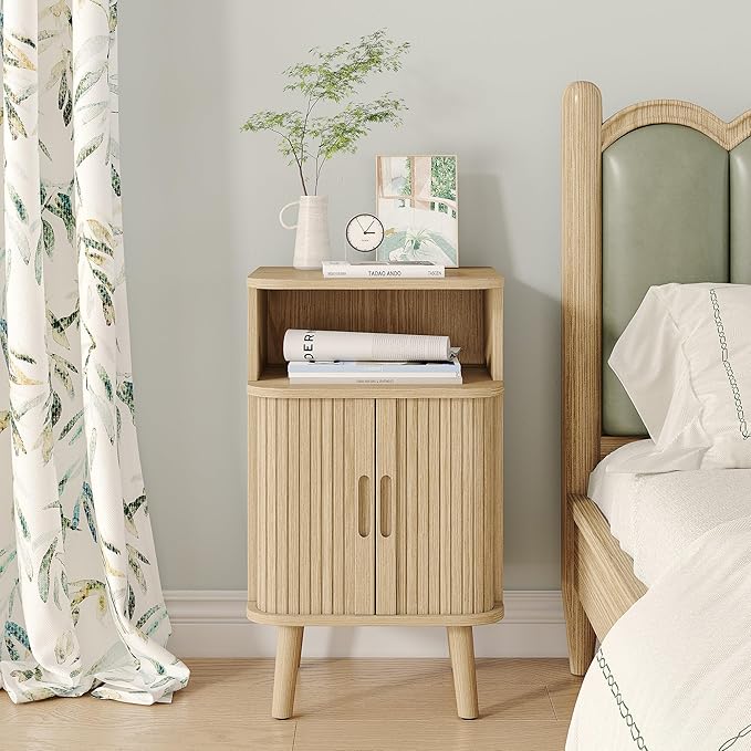 Alohappy Mid Century Modern End Table, Fluted Wood Nightstand with Sliding Tambour Door, Curved Round Edge Side Table with Storage Cabinet for Bedroom, Living Room, Natural Oak