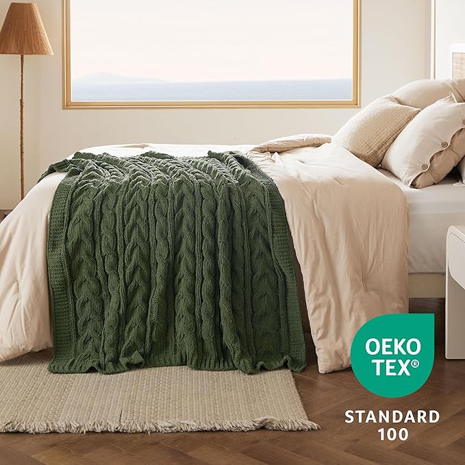 Bedsure Cable Knit Throw Blanket for Couch Bed - Breathable Chenille Chunky Knit Throw Blanket for Decorative Gift, GentleSoft Cozy and Warm for Winter and All Seasons, Green, 50x60 Inches